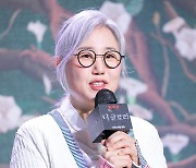 '더 글로리' 김은숙 "송혜교·이도현 키스신 넣을 뻔…감독이 안 말렸으면"