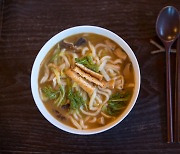 [Temple to Table] Jangkalguksu, Korean spicy noodle soup