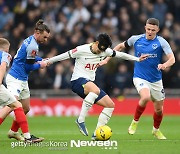 ‘손흥민 선발’ 토트넘, 3부 포츠머스와 잠잠한 전반 0-0