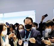 [CES 2023]최태원-정기선, 잇단 관람…"우리 역할 찾는 계기"