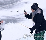 산천어 잡았어요