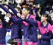 [포토] 응원하는 김연경