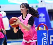 [MD포토] 올스타 팬 투표 1위 신지현 '3점슛은 예쁘게'