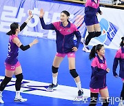 [ST포토] 가볍게 몸 푸는 김연경