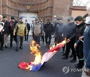 IRAN FRANCE PROTEST