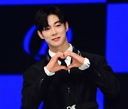 [TEN 포토] SF9 다원 '심쿵 하트'