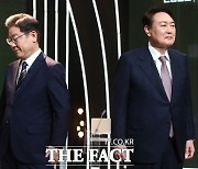 "이재명 구속" VS "정치 보복"…성남지청 앞 대규모 진보·보수 맞불 집회