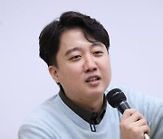 이준석, 나경원 불출마 압박에 "자기팀 아니라고 두들겨 패기 시작"