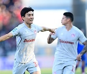 황인범 리그 데뷔골…올림피아코스 4-0 승리 이끌어