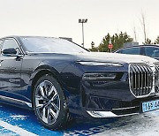 [시승기] BMW의 새 플래그십 전기차 | 브랜드 미래, i7 e드라이브60…이재용이 선택한 이유 있었네