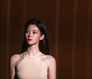 김유정, 베이비 페이스 아래 숨겨둔 놀라운 볼륨감 [인스타]