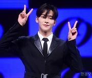 [포토] SF9 로운, '귀엽게 브이~'