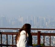 숨막히는 한국… 미세먼지·황사 범벅, 한반도에 갇혔다