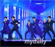 [MD포토] SF9 '환상적인 무대'