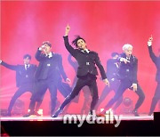 [MD포토] SF9 '사로잡는 무대'