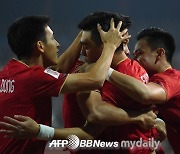 박항서호 베트남, 신태용호 2-0 꺾고 AFF컵 결승 갔다!