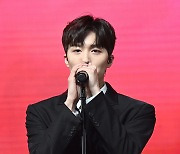 SF9 찬희, 분위기 압도하며 [포토엔HD]