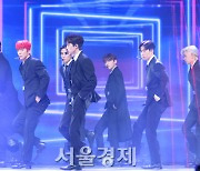 SF9, 판타지의 마음 속으로 가는 중 [SE★포토]