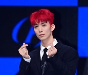 SF9 휘영, 양손에 손하트 [포토]