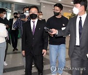 '이스타항공 부정채용 혐의' 이상직 "사기업 채용에 재량권있다"