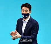 연패 끊고 울컥한 한국전력 권영민 감독 "선수들 믿었다"[현장인터뷰]