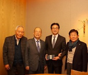 한국 제약업계 원로 모임 `팔진회` 48년 동행 마치고 해체