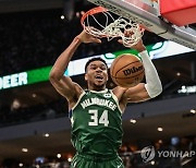 [NBA] ‘아데토쿤보 더블더블’ 밀워키, 뉴욕에 짜릿한 4쿼터 역전승