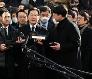 [속보] 이재명 "기소할 것이 명백…법정에서 진실 가려질 것"