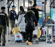 中, 한국인 단기비자 중단…중국인 입국규제에 '보복조치'(종합)