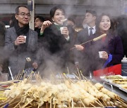 대구 민주당 "김건희 여사님, 납작만두가 경쟁력 유지하려면요"