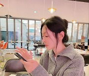 “이 비주얼이 44살?” 김소연… 24살같은 선 넘는 '동안美'