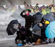 中, 英 '홍콩 보고'서 발간에 발끈…"내정간섭 당장 중단하라"