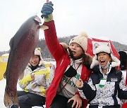 14만 찾은 평창송어축제 비로 하루 휴장…14일엔 정상운영(종합)