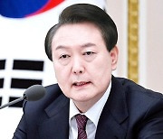 尹 지지율 37%→35% 소폭 하락…'윤심' 논란 악재 작용 [갤럽]