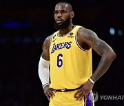 [NBA] ‘르브론은 당장 보강 원하는데…’ 레이커스는 3년 바라본다