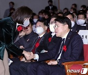 장제원, 나경원 '공개 비판'… "친윤을 위장한 비겁한 반윤"