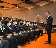 여승주 한화생명 대표의 신입사원 사랑…  "꿈꾸고 실천해야 바뀐다"