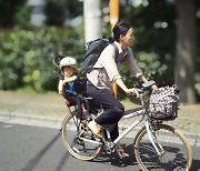 저출산 위기 日도쿄도, '둘째 아이 무상 보육' 아이디어