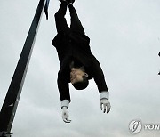 스웨덴서 '거꾸로 매단 에르도안 인형' 사건…튀르키예 '발끈'