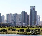 택배기사에 "아파트 승강기 사용료 내"… 주민 반발에 철회