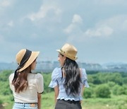 요즘 직장인 관심사 뭐길래…'이 주식'에 돈뭉치 쏟아졌다 [윤현주의 主食이 주식]