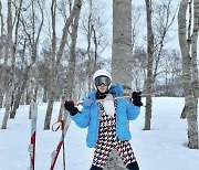 ‘임성빈♥︎’ 신다은, 손목 염증에도 포기못한 日 스키여행..육아탈출에 신났네