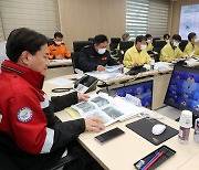 최고 54㎝ ‘눈폭탄’에 김진태 강원지사 “폭설대응에 만전”