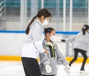 “자신감 있게 스케이팅하길” 김연아, 꿈나무 위해 특별강사로 나섰다