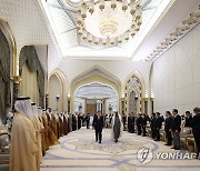 한-UAE 확대회담 입장하는 윤석열 대통령