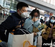 중국, 한미일 대사관에 "여행객 중국 도착 시 음성 증명서 불시 검사"