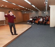 김영환 지사, 경북지사 만나 "내륙 연계 발전 함께하자"