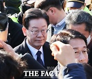 檢, 이번엔 '대장동 의혹'…소환조사 묻자 이재명 '침묵'