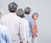 연금, 연 1200만 원 이하로 늦게 받을수록 '세금 유리'