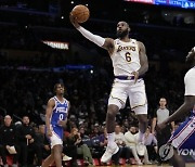 [NBA] ‘빛바랜 르브론 35점 활약’ LAL, PHI에 패하며 3연패 수렁